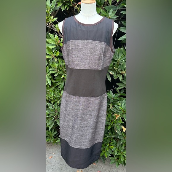 Rene Lezard Dresses & Skirts - Rene Lezard Sleeveless Sheath Dress - size 2 US / size 34 EU